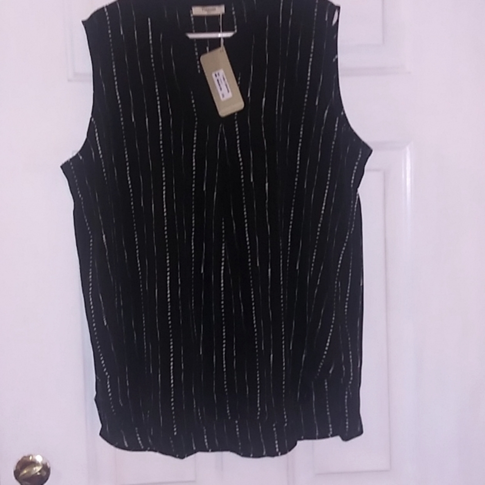 Sleveless blouse